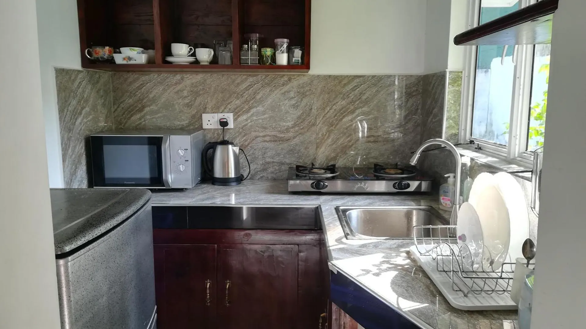 홈스테이 Living Home 니곰보