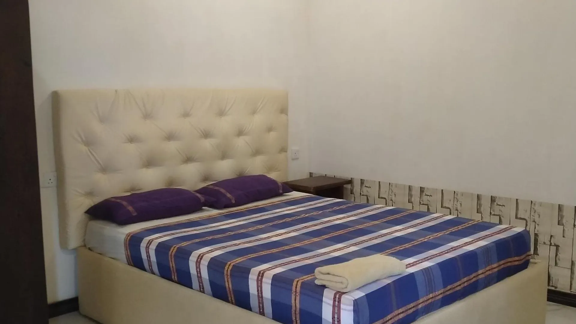 홈스테이 Living Home 니곰보